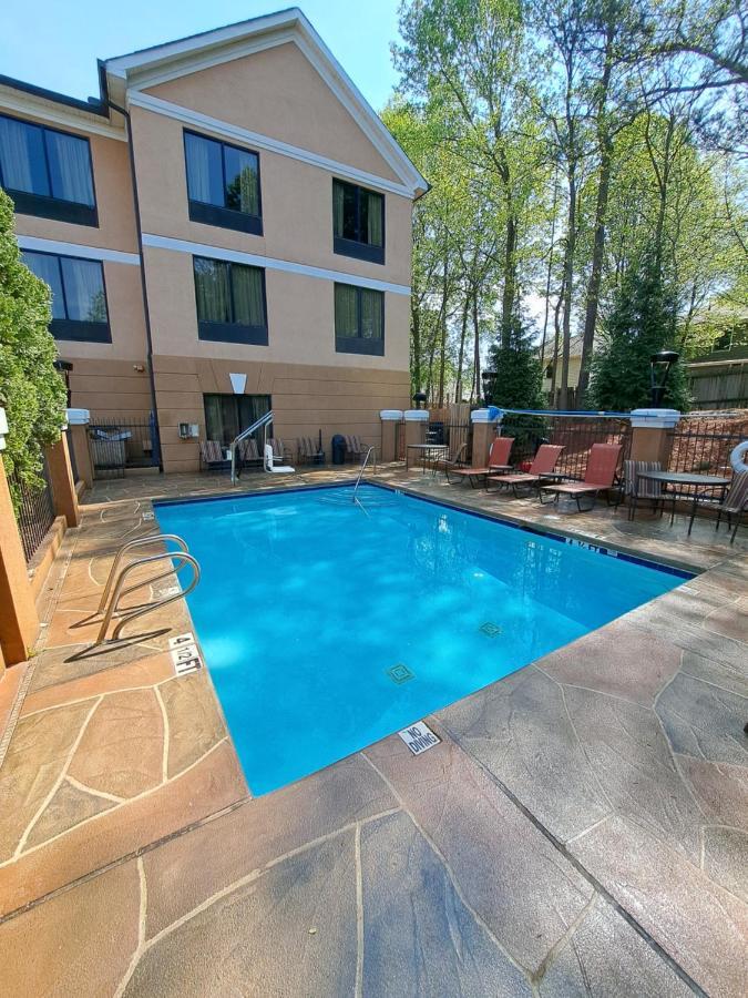 Comfort Inn & Suites Peachtree Corners Norcross Exterior photo