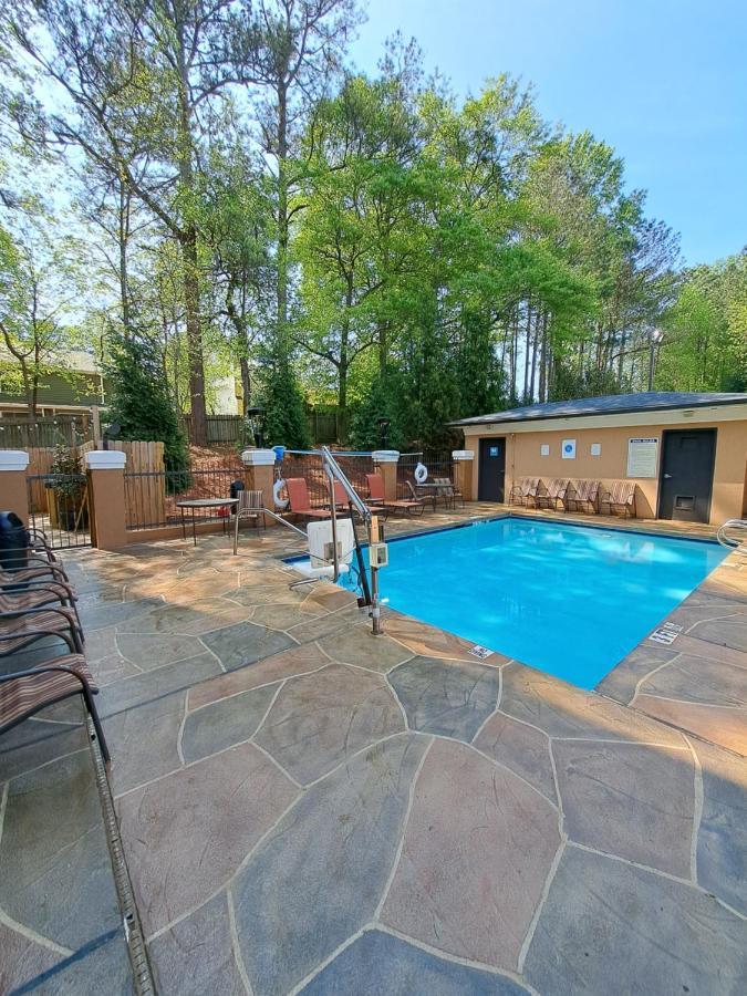 Comfort Inn & Suites Peachtree Corners Norcross Exterior photo