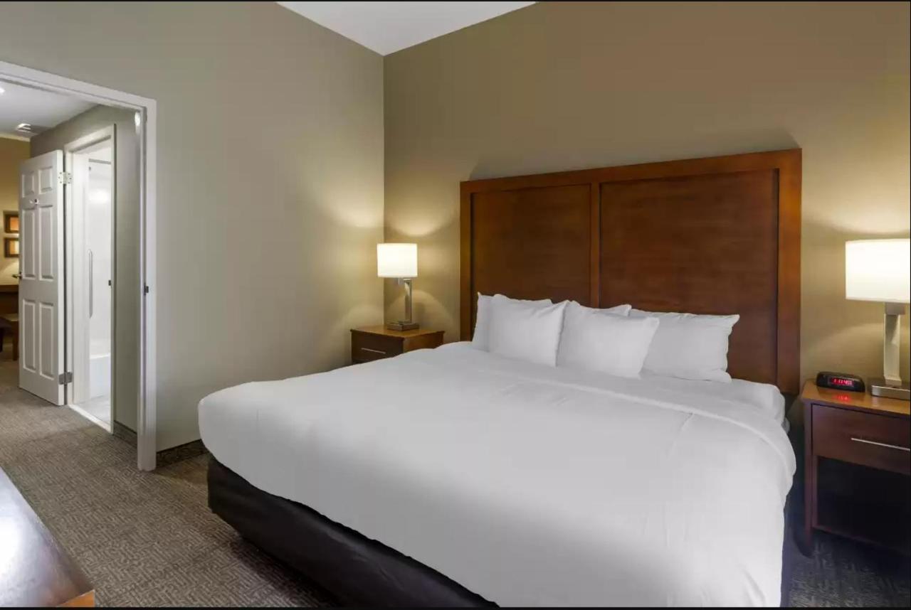 Comfort Inn & Suites Peachtree Corners Norcross Exterior photo
